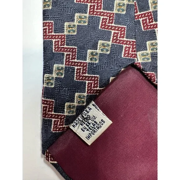 Claiborne Geometric Pattern Men's Silk Tie Red & Navy Vintage - Picture 5 of 5